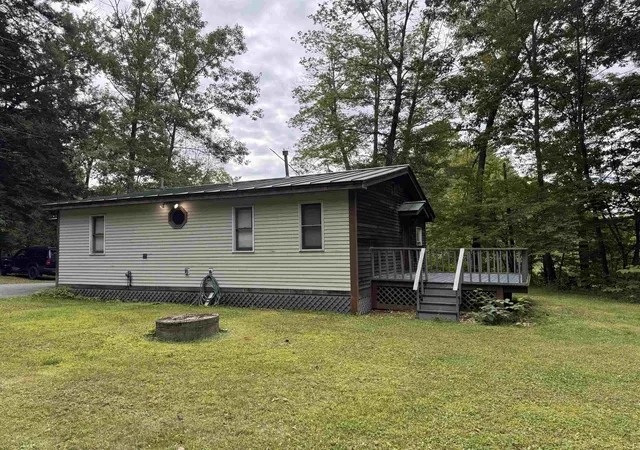 Photo 4 of Single family home for sale at 169 Glen Rd, West Lebanon, NH 03784 | MLS# 5108740 | Listing updated on 2026-09-17