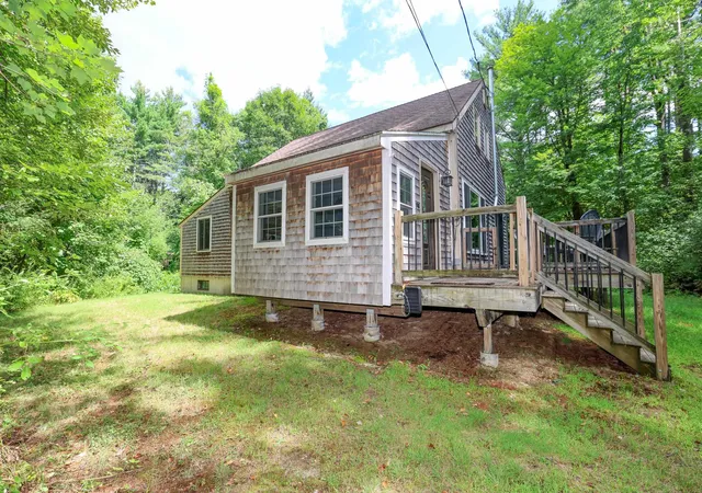 Photo 2 of Single family home for sale at 599 Tolend Rd, Dover, NH 03820 | MLS# 5108747 | Listing updated on 2026-10-29