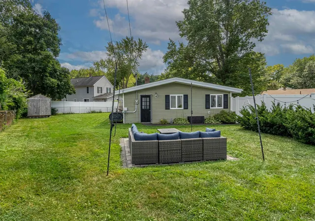 Photo 3 of Single family home for sale at 5 Linda Ave, Dover, NH 03820 | MLS# 5108750 | Listing updated on 2026-09-17