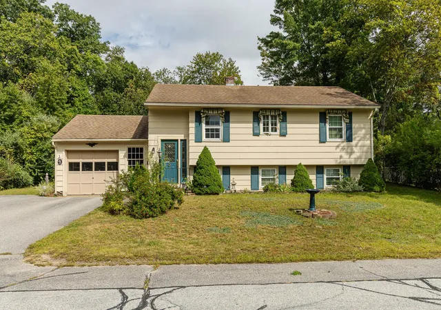 Photo 2 of Single family home for sale at 8 Jay Dr, Concord, NH 03301 | MLS# 5108752 | Listing updated on 2026-09-12