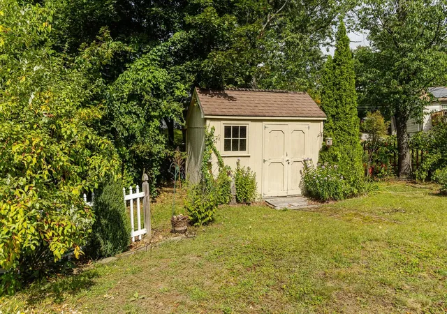 Photo 4 of Single family home for sale at 8 Jay Dr, Concord, NH 03301 | MLS# 5108752 | Listing updated on 2026-09-12