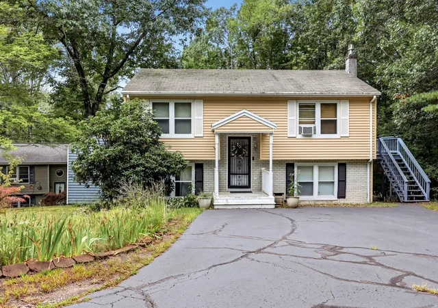 Single family home for sale at 29 Hersey Ln, Newmarket, NH 03857 | MLS# 5108762