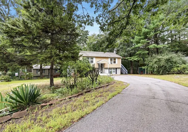 Photo 1 of Single family home for sale at 29 Hersey Ln, Newmarket, NH 03857 | MLS# 5108762 | Listing updated on 2026-09-14