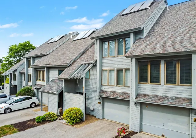 Photo 2 of Townhouse for sale at 5 Tsienneto Rd #110, Derry, NH 03038 | MLS# 5108764 | Listing updated on 2026-09-17