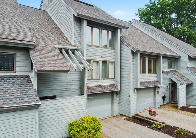 Photo 3 of Townhouse for sale at 5 Tsienneto Rd #110, Derry, NH 03038 | MLS# 5108764 | Listing updated on 2026-09-17
