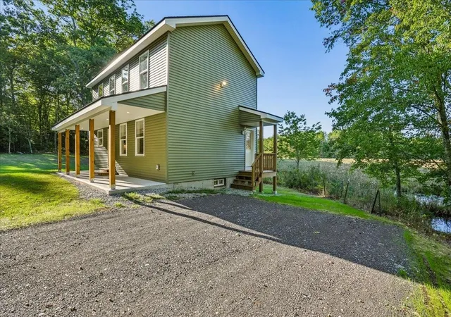 Photo 4 of Single family home for sale at 725 Route 129, Loudon, NH 03307 | MLS# 5108771 | Listing updated on 2026-09-17