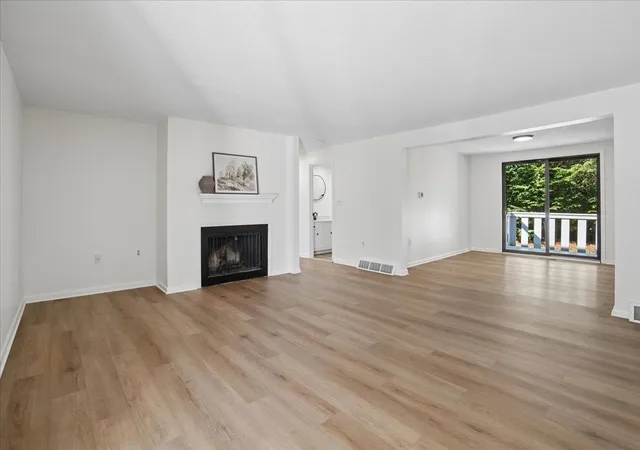 Photo 3 of Townhouse for sale at 6 Black Oak Dr Rd #Unit E-6, Nashua, NH 03062 | MLS# 5108773 | Listing updated on 2026-09-15