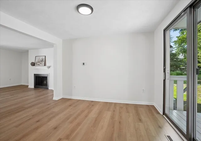 Photo 3 of Townhouse for sale at 6 Black Oak Dr Rd #Unit E-6, Nashua, NH 03062 | MLS# 5108773 | Listing updated on 2026-09-15
