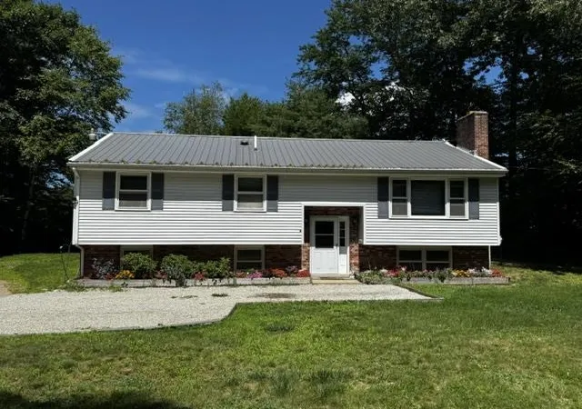 Photo 2 of Single family home for sale at 130 Mountain Rd, Jaffrey, NH 03452 | MLS# 5108778 | Listing updated on 2026-09-11