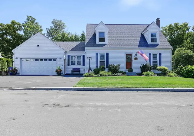 Photo 1 of Sale Pending at 176 Stanton St, Manchester, NH 03103 | MLS# 5108781 | Listing updated on 2026-09-12