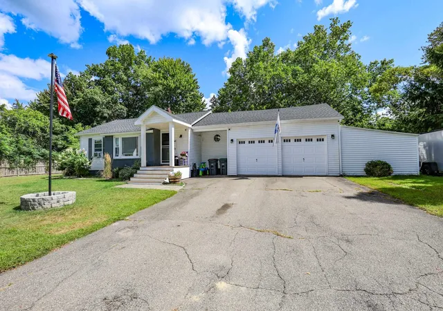 Photo 1 of Single family home for sale at 17 Coaker Ave, Hooksett, NH 03106 | MLS# 5108785 | Listing updated on 2026-09-17