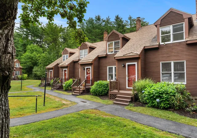 Photo 2 of Townhouse for sale at 94 Bellamy Woods #94, Dover, NH 03820 | MLS# 5108786 | Listing updated on 2026-09-09