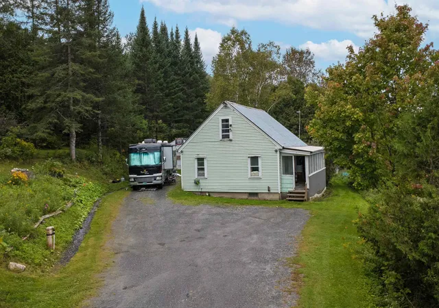 Photo 3 of Single family home for sale at 555 N Danville Rd, Danville, VT 05828 | MLS# 5108792 | Listing updated on 2026-09-15