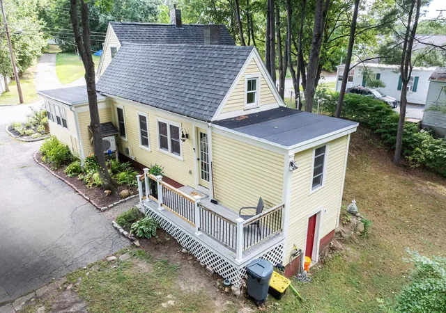 Photo 2 of Single family home for sale at 59 Maple St, Somersworth, NH 03878 | MLS# 5108793 | Listing updated on 2026-09-11