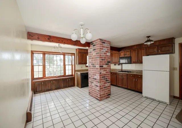 Photo 4 of Sale Pending at 16 Briand Dr, Nashua, NH 03063 | MLS# 5108796 | Listing updated on 2026-09-17
