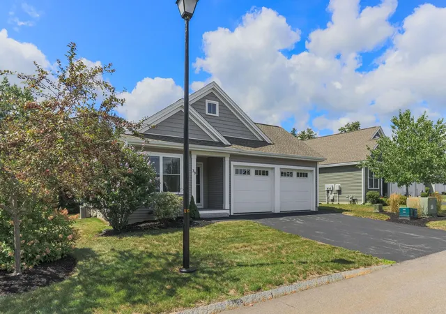 Photo 2 of Sale Pending at 39 Pasture Ln #1, Nashua, NH 03062 | MLS# 5108797 | Listing updated on 2026-09-14