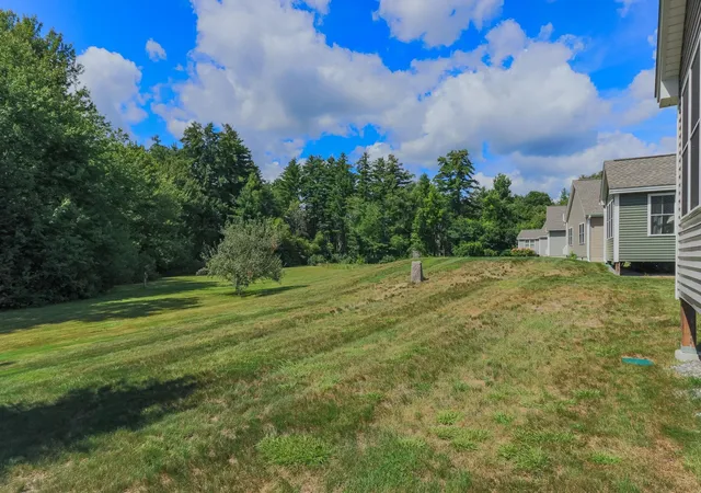 Photo 3 of Sale Pending at 39 Pasture Ln #1, Nashua, NH 03062 | MLS# 5108797 | Listing updated on 2026-09-14