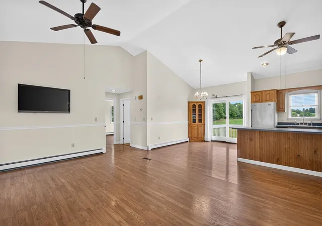 Photo 4 of Single family home for sale at 571 Silver St, Rollinsford, NH 03869 | MLS# 5108798 | Listing updated on 2026-10-07