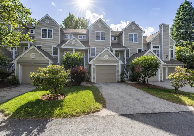 Photo 1 of Townhouse for sale at 16 Edward Cir, Bedford, NH 03110 | MLS# 5108801 | Listing updated on 2026-09-17