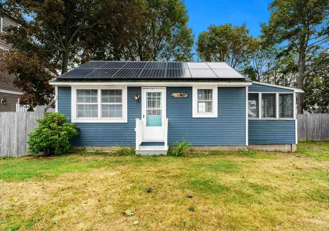 Photo 2 of Single family home for sale at 5 Thorwald Ave, Hampton, NH 03842 | MLS# 5108804 | Listing updated on 2026-09-12