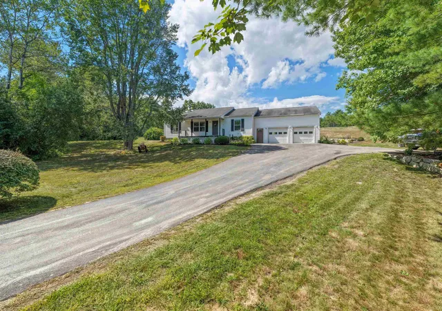 Photo 3 of Single family home for sale at 6 Ridge Berry Ln, Center Harbor, NH 03226 | MLS# 5108806 | Listing updated on 2026-10-14