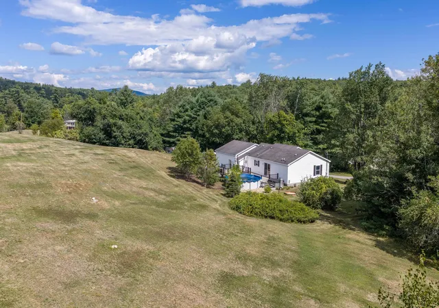 Photo 4 of Single family home for sale at 6 Ridge Berry Ln, Center Harbor, NH 03226 | MLS# 5108806 | Listing updated on 2026-10-14