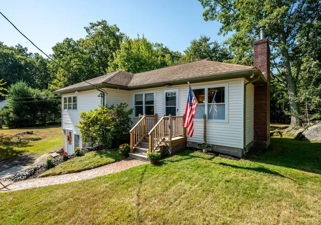 Photo 1 of Single family home for sale at 429 Old Dover Rd, Rochester, NH 03867 | MLS# 5108813 | Listing updated on 2026-09-09