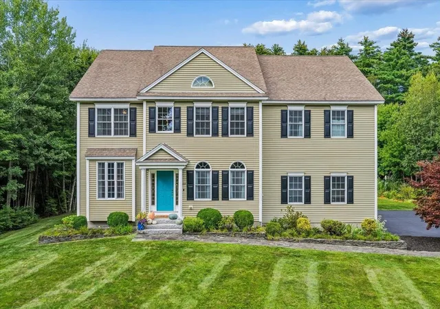 Photo 1 of Sale Pending at 35 Long Meadow Farm Dr, Epping, NH 03042 | MLS# 5108819 | Listing updated on 2026-09-12
