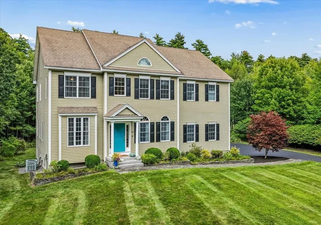 Photo 3 of Sale Pending at 35 Long Meadow Farm Dr, Epping, NH 03042 | MLS# 5108819 | Listing updated on 2026-09-12
