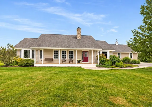 Photo 1 of Sale Pending at 54 Union Rd, Stratham, NH 03885 | MLS# 5108824 | Listing updated on 2026-09-10