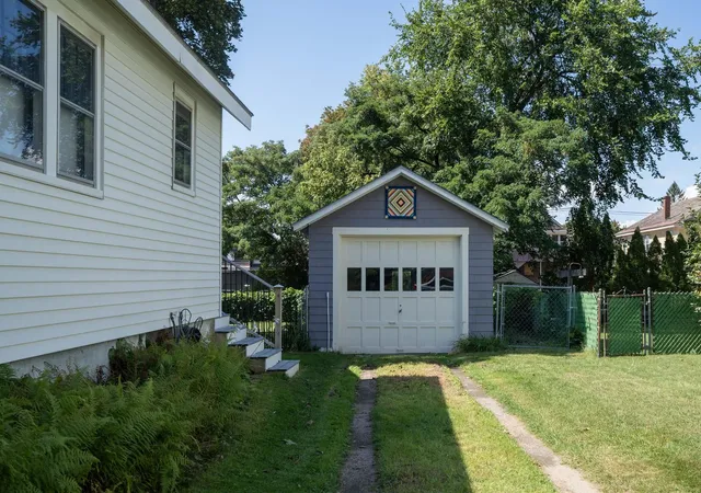 Photo 2 of Single family home for sale at 29 Perrotta Pl, Burlington, VT 05401 | MLS# 5108825 | Listing updated on 2026-09-17