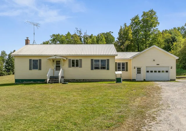 Photo 1 of Single family home for sale at 76 Paradee Rd, Fairfield, VT 05455 | MLS# 5108827 | Listing updated on 2026-09-13