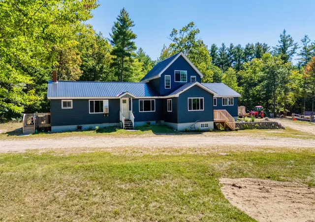 Photo 2 of Single family home for sale at 108 Champion Hl Rd, Effingham, NH 03882 | MLS# 5108829 | Listing updated on 2026-09-11