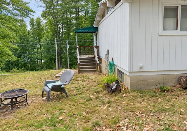 Photo 2 of Single family home for sale at 264 E Side Dr, Alton Bay, NH 03810 | MLS# 5108834 | Listing updated on 2026-09-09