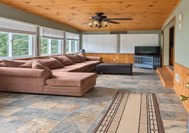 Photo 3 of Single family home for sale at 264 E Side Dr, Alton Bay, NH 03810 | MLS# 5108834 | Listing updated on 2026-09-09