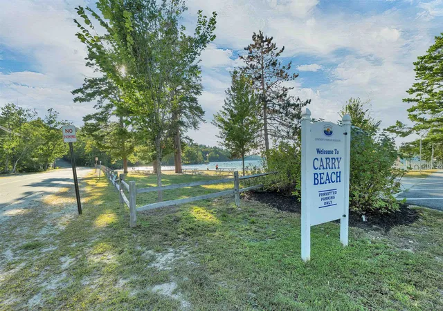 Photo 2 of Single family home for sale at 8 Knoll Rd, Wolfeboro, NH 03894 | MLS# 5108835 | Listing updated on 2026-09-10