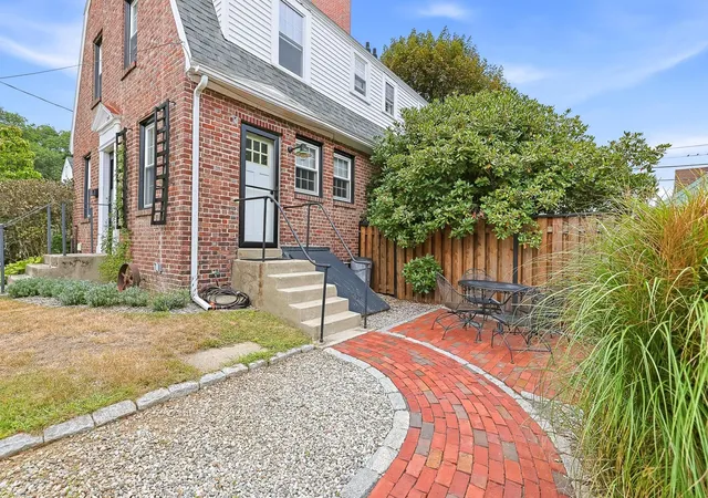 Photo 3 of Single family home for sale at 258 Raleigh Way, Portsmouth, NH 03801 | MLS# 5108851 | Listing updated on 2026-09-28