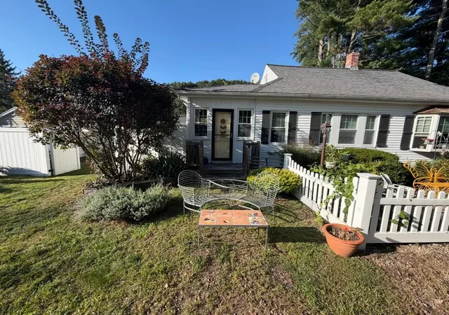 Photo 3 of Single family home for sale at 16 Davis Park, Plaistow, NH 03865 | MLS# 5108858 | Listing updated on 2026-09-09