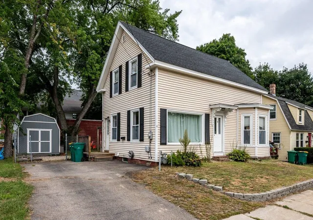 Photo 1 of Single family home for sale at 4 Cocheco Ave, Rochester, NH 03868 | MLS# 5108863 | Listing updated on 2026-09-12