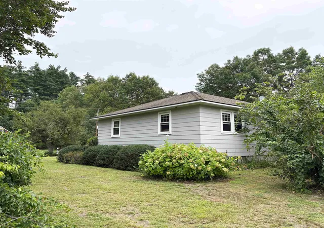 Photo 4 of Single family home for sale at 3 Valleyview Dr, Merrimack, NH 03054 | MLS# 5108866 | Listing updated on 2026-09-11