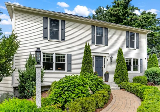Photo 2 of Sale Pending at 5 Roberta Dr, Dover, NH 03820 | MLS# 5108873 | Listing updated on 2026-09-13