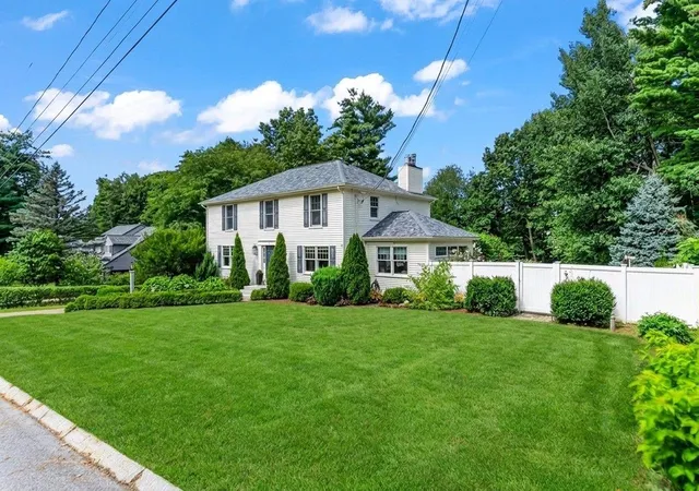 Photo 3 of Sale Pending at 5 Roberta Dr, Dover, NH 03820 | MLS# 5108873 | Listing updated on 2026-09-13