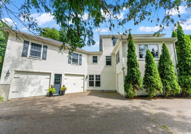Photo 4 of Sale Pending at 5 Roberta Dr, Dover, NH 03820 | MLS# 5108873 | Listing updated on 2026-09-13