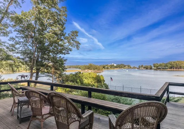 Photo 2 of Single family home for sale at 395 Little Harbor Rd, Portsmouth, NH 03801 | MLS# 5108874 | Listing updated on 2026-09-10