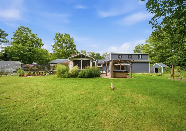 Photo 3 of Single family home for sale at 336 Mason Rd, Milford, NH 03055 | MLS# 5108878 | Listing updated on 2026-09-18
