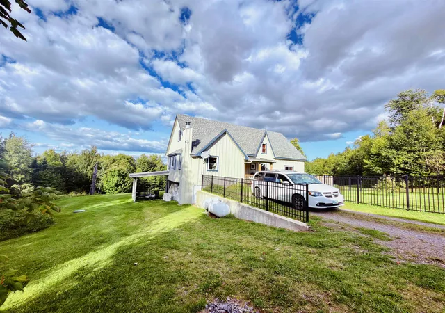 Photo 1 of Single family home for sale at 102 Perry Rd, Colebrook, NH 03576 | MLS# 5108885 | Listing updated on 2026-09-25