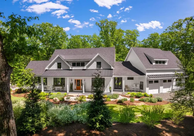 Photo 2 of Single family home for sale at 5 Primrose Ln, Cape Neddick, ME 03902 | MLS# 5108886 | Listing updated on 2026-09-09