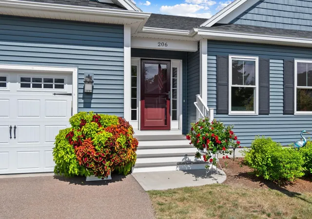 Photo 2 of Townhouse for sale at 206 Lomartire Dr, Colchester, VT 05446 | MLS# 5108906 | Listing updated on 2026-09-26