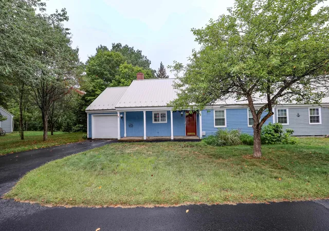 Photo 3 of Single family home for sale at 14 Oak Dr, Belmont, NH 03220 | MLS# 5108907 | Listing updated on 2026-10-08