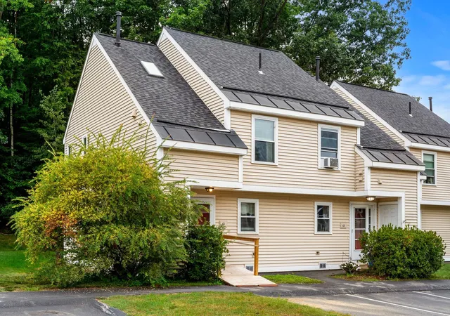 Townhouse for sale at 61 Bluffs Dr, Concord, NH 03303 | MLS# 5108910